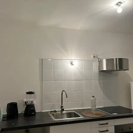 Apartment Equipe, Gare A 3km Entre Versailles Et Sqy